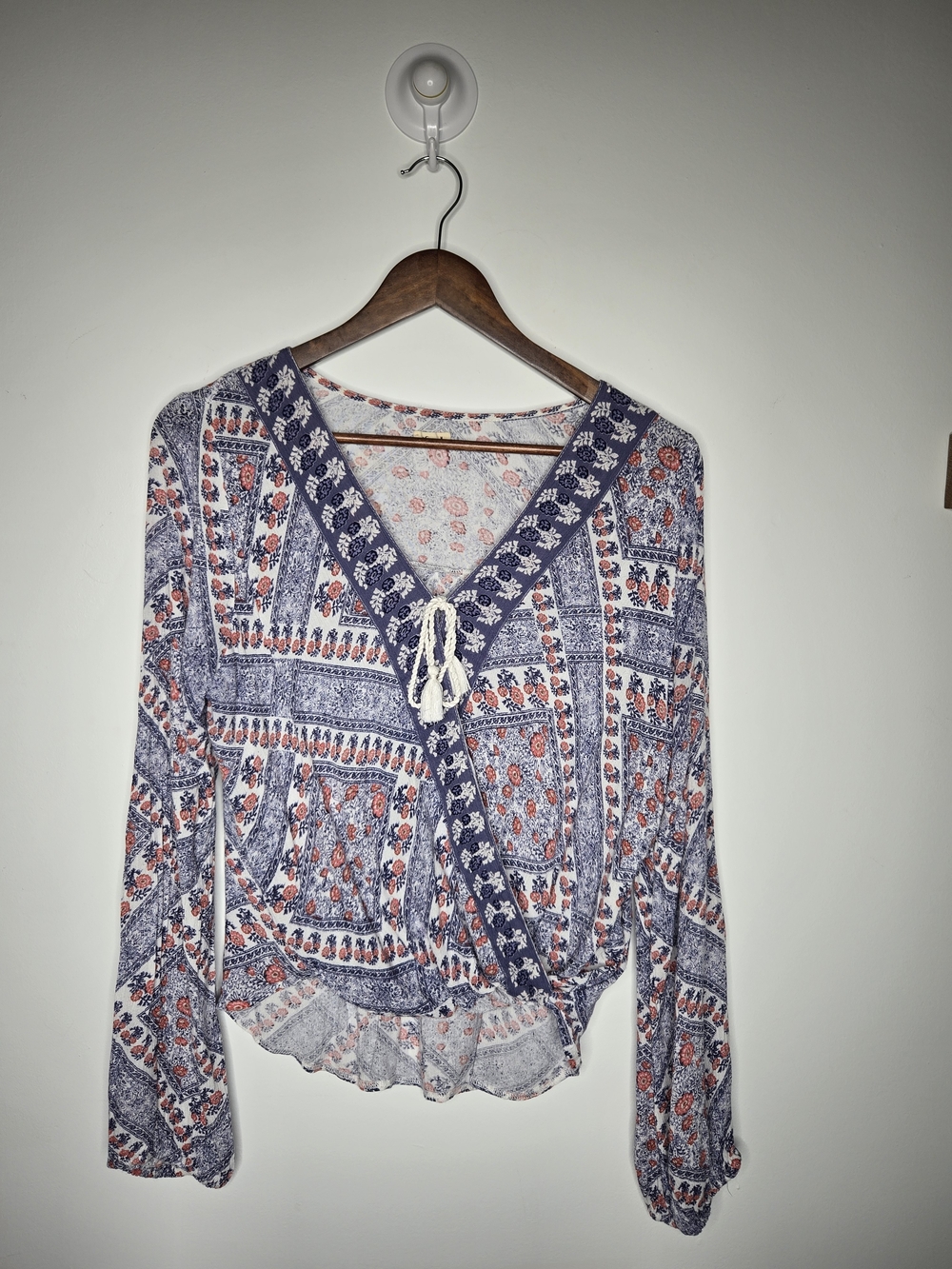Hollister Floral Boho Faux Wrap Front Long Sleeve Crop Top Navy And Coral. M